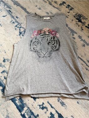 Abercrombie Women’s Raw Hem Tank Top Tiger Graphic Medium